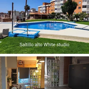 Saltillo Alto White Studio Torremolinos